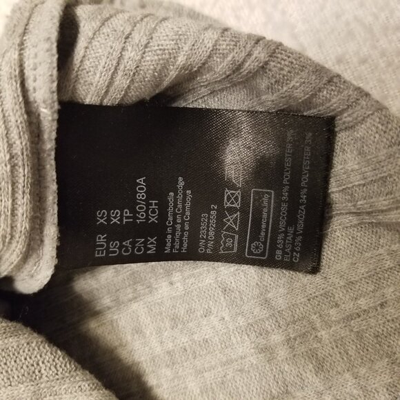 H&M Light Grey Cropped Cardigan X-Small Ribbed Long Sleeve Button Up V-Neck Top - Picture 7 of 8